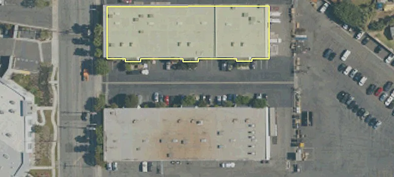 End-Unit Warehouse with Fenced Yard