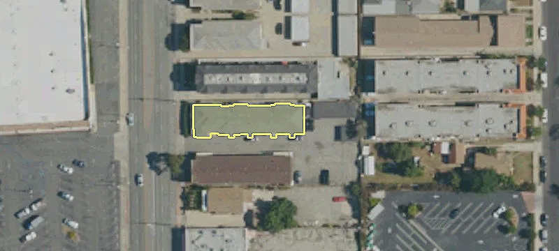Single-Story 5-Unit Apartment Building