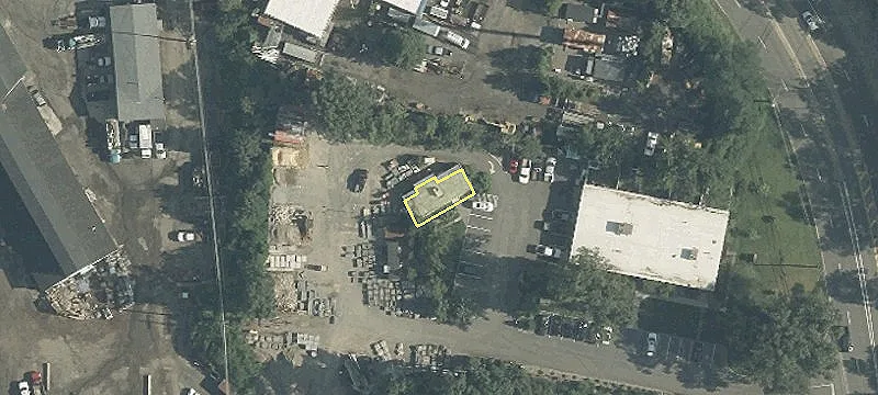 Industrial Building on 2.01 Acres