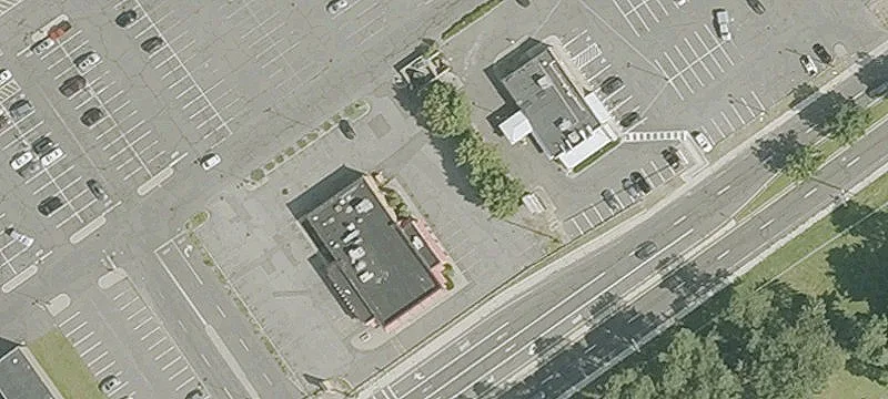 Free-Standing Restaurant with Full Kitchen