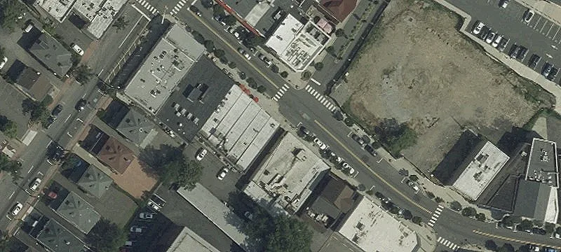 Renovated Coffee Shop with Parking
