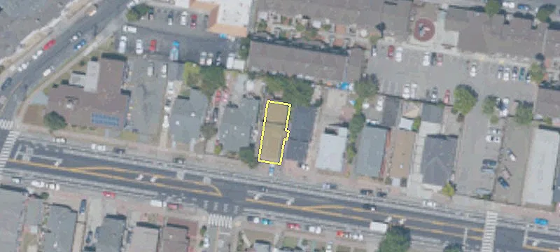 Duplex with Detached-Style Layout
