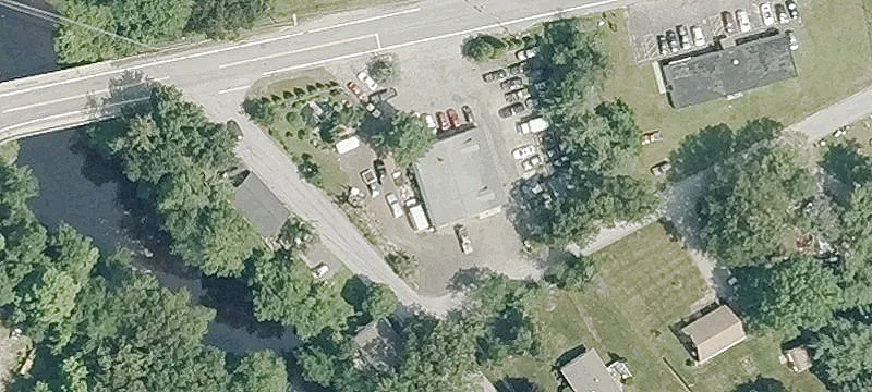 Auto Repair Shop with 3 Bays