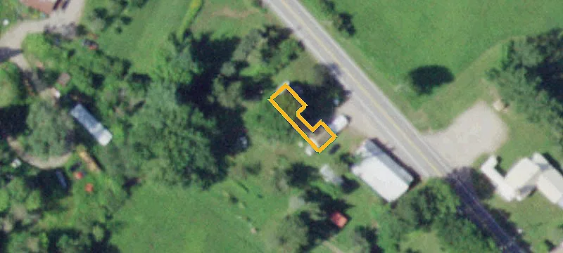 Detached Garage on Usable Land