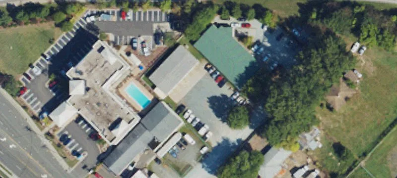 Freestanding Auto Service Facility