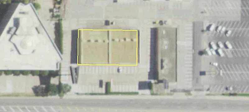 Shadow-Anchored Retail Center