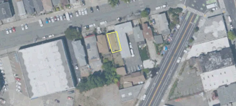 Duplex with Private Yard and Rear Structure