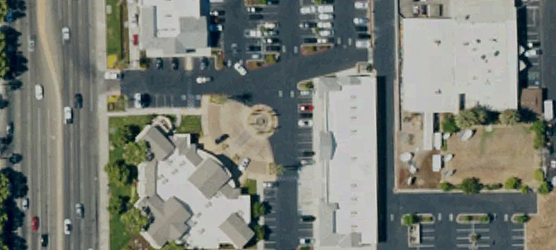 Retail and Office Plaza