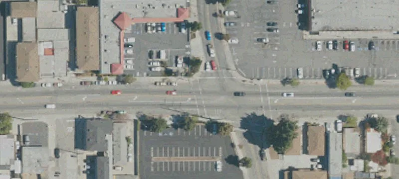 End-Cap Retail Space with Divisible Suites