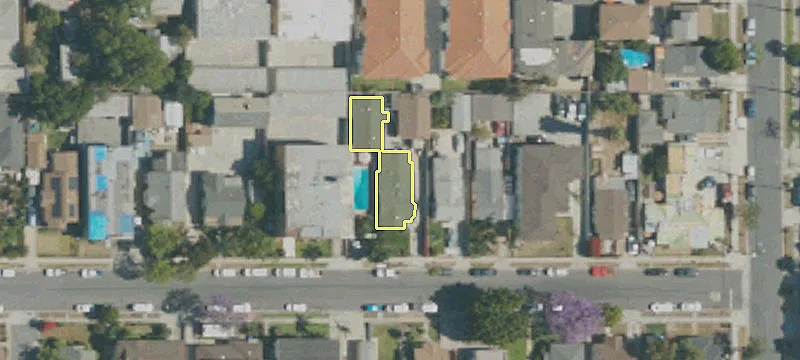 Duplex With Private Laundry Areas