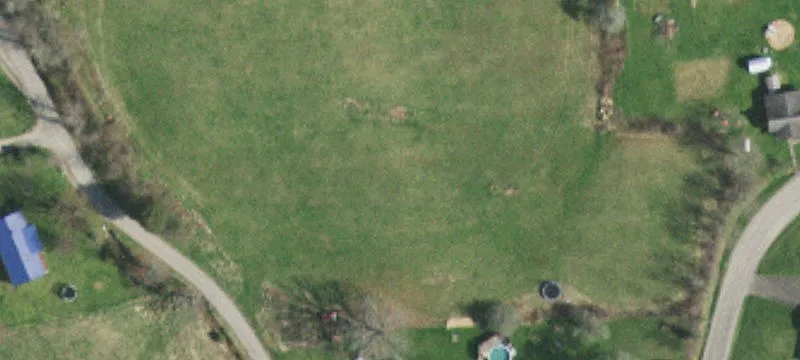 3-Bay Garage on 0.8-Acre Lot