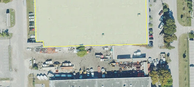Freestanding Warehouse with Yard