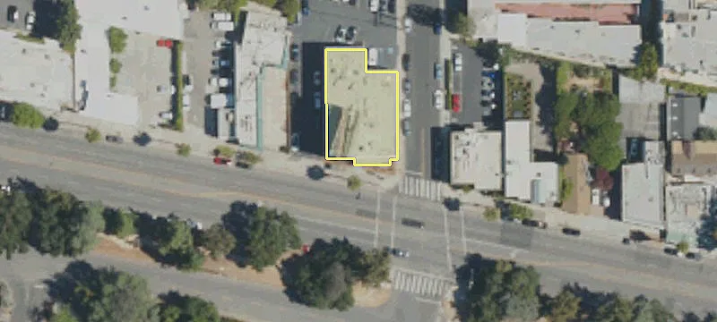 Corner Office Suite with 8 Rooms
