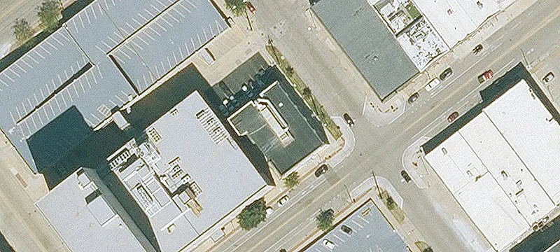 Downtown Office Building with Reconfigurable Space