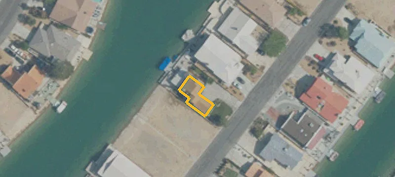 Level Lakefront Home Lot