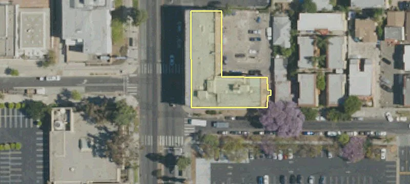 Multiple-Unit Retail Center