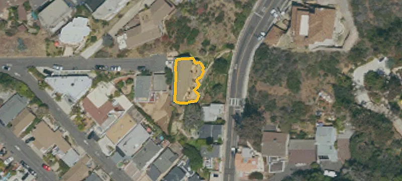 Non-Buildable Waterfront Residential Lot