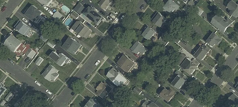 3BR Half Duplex with Private Backyard
