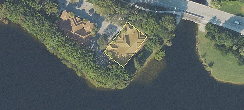 Lake-View Executive Office Suite