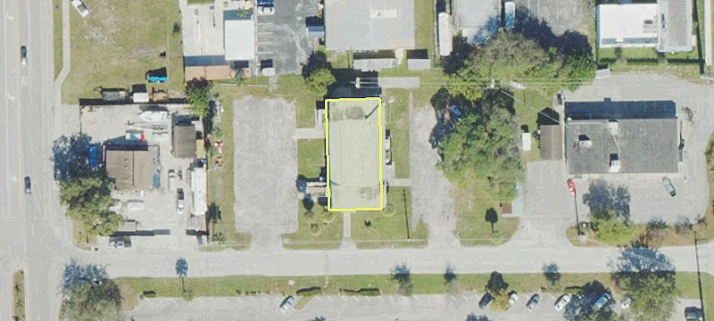 Flex Building With Outdoor Yard