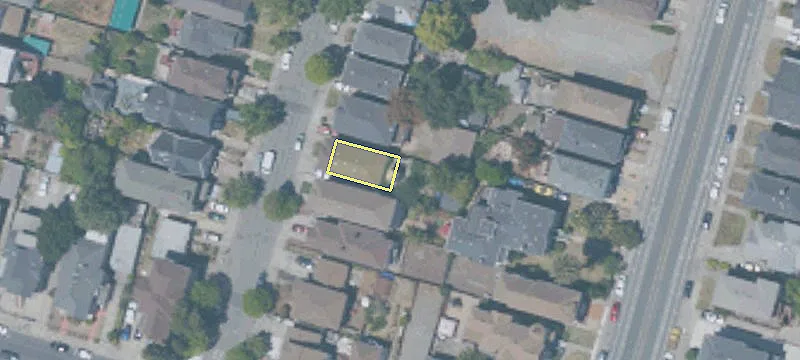 Duplex with Rear Yard Opportunity