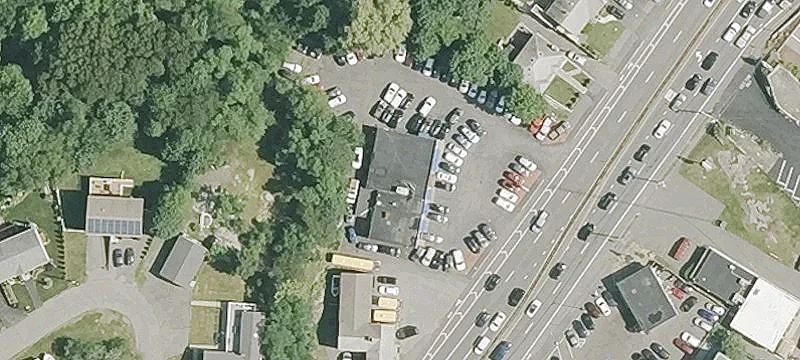 Automotive Facility with Service Bays