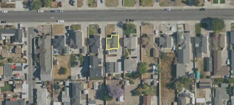Remodeled Duplex with Large Garage