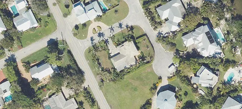 Buildable Waterfront-Adjacent Cul-de-Sac Lot