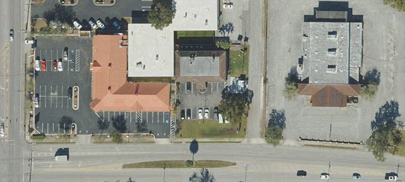 Multi-Tenant Retail Building