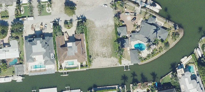 Cul-de-Sac Waterfront Canal Lot