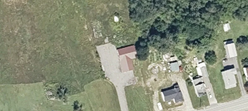 Commercial Showroom with Paved Yard