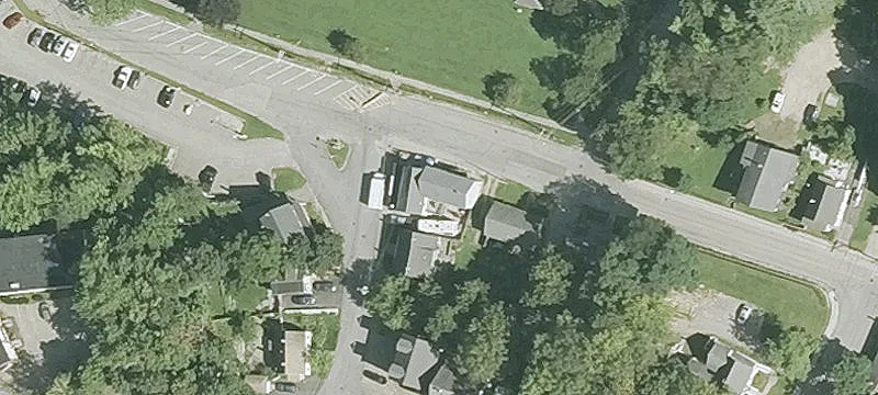 Pizza and Sub Shop with Apartment