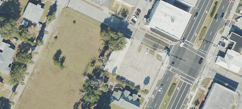 Live-Work Commercial Building