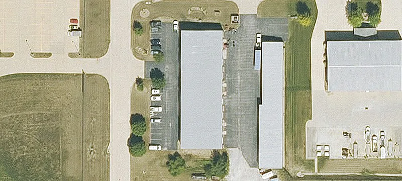 Warehouse Unit with Multiple Overhead Doors