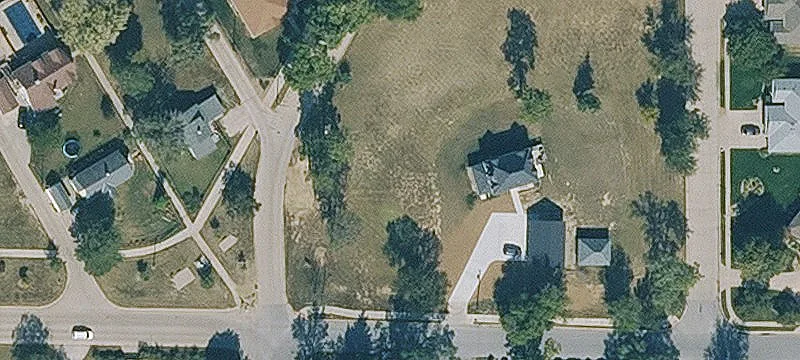 Flex Space with Detached Garage