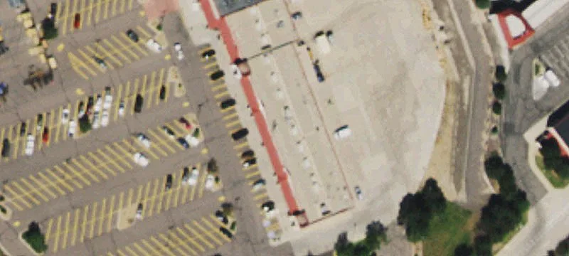 Retail Storefront with Freeway Exposure