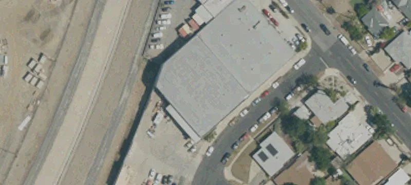 Free-Standing Warehouse with Loading