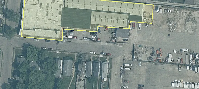 Warehouse with 5 Dock Doors