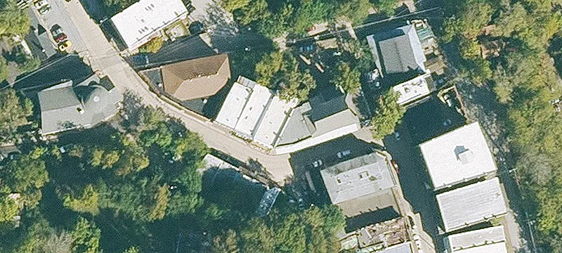 Multi-Tenant Retail Building