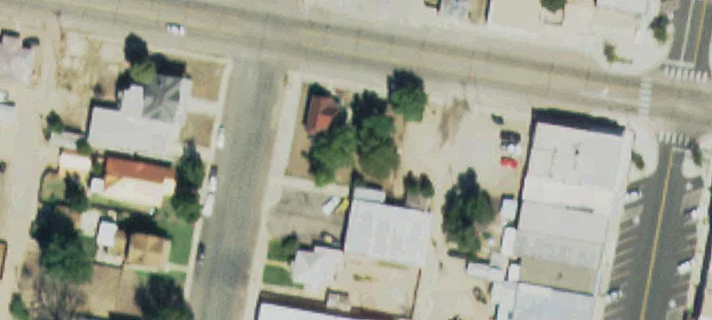 Dual-Zoned Live-Work Retail Building