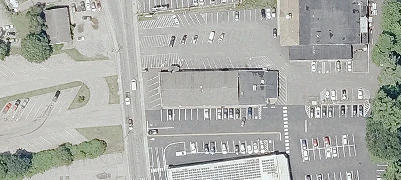 High-Visibility Specialty Commercial Building