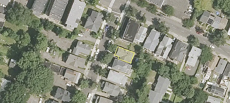 Renovated Apartment with Bonus Room