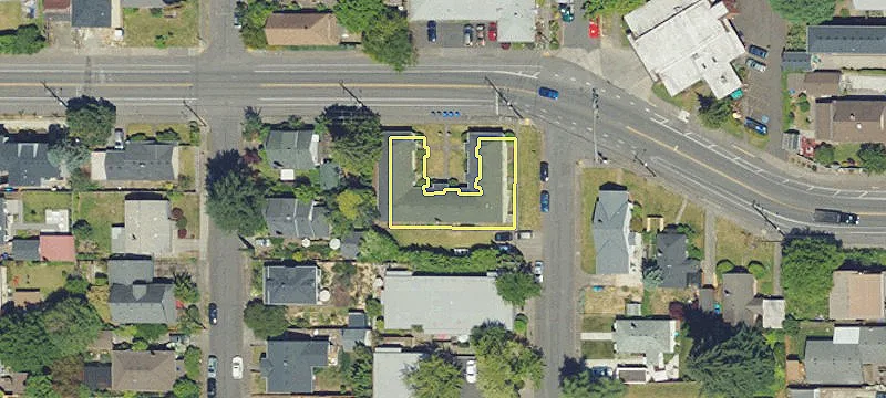 Six-Unit Courtyard Apartment Building