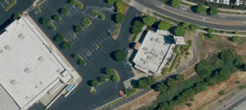 Freestanding Restaurant with Turn Lane