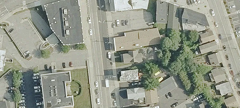 Mixed-Use Office and Warehouse Building