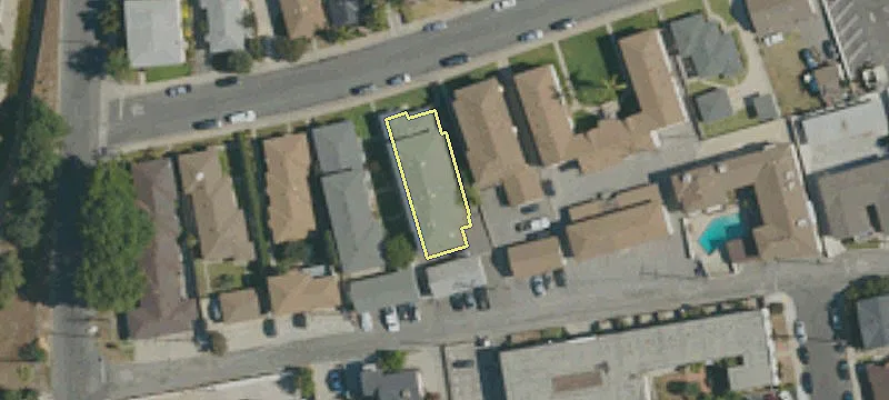 6-Unit Apartment Building
