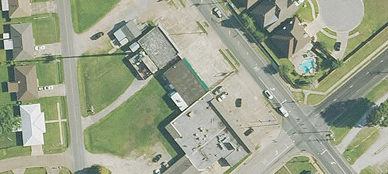 Bar and Restaurant Building