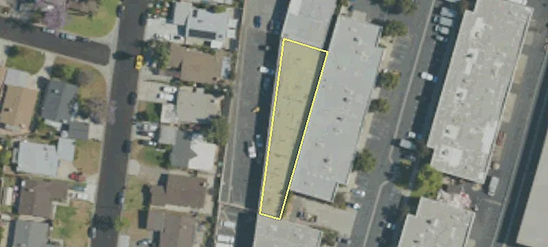 Small Bay Industrial Multi-Unit Building