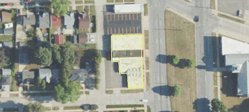 Mixed-Use 3-Unit Building