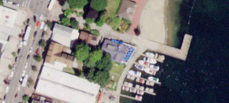 Mixed-Use Restaurant and Apartments